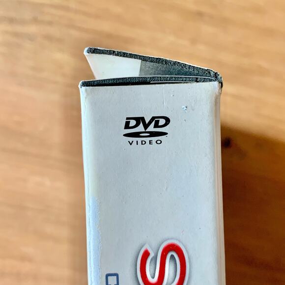 Steamboy Collector’s Gift Set  (box includes DVD, postcards, manga, and book) - Picture 5 of 5